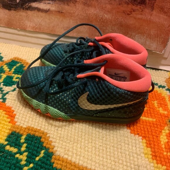 kyrie 1 venus flytrap